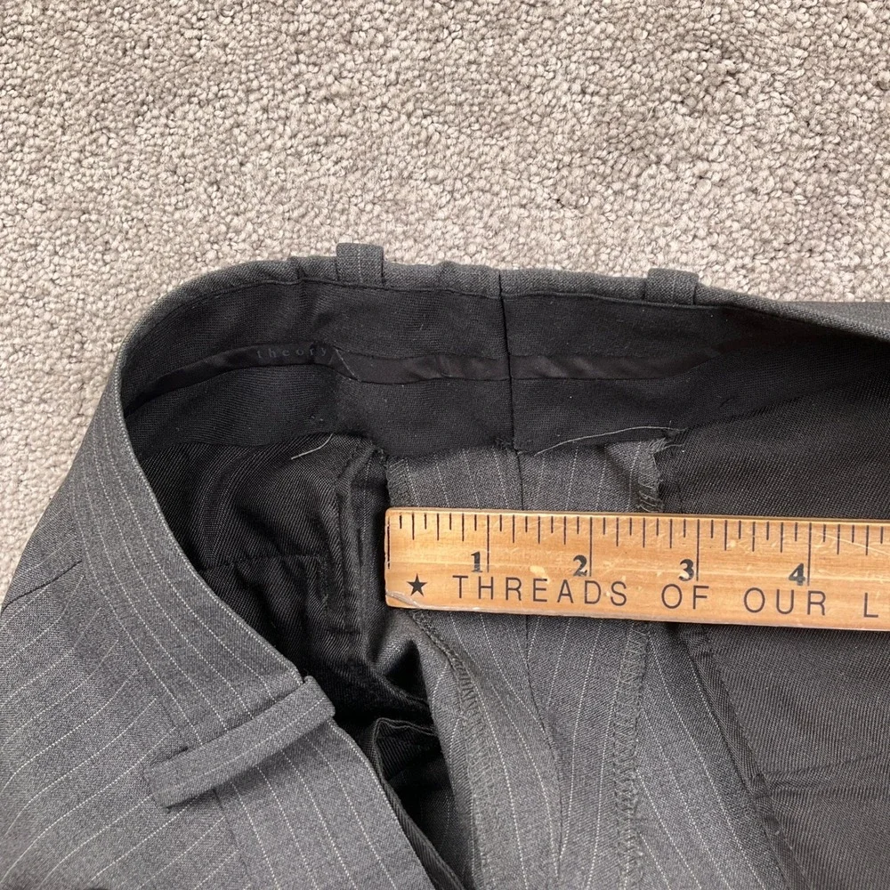 Theory Suit Mens 42R 32W Gray Pinstripe 2 Button Minimalist Formal Neutral Wool‎